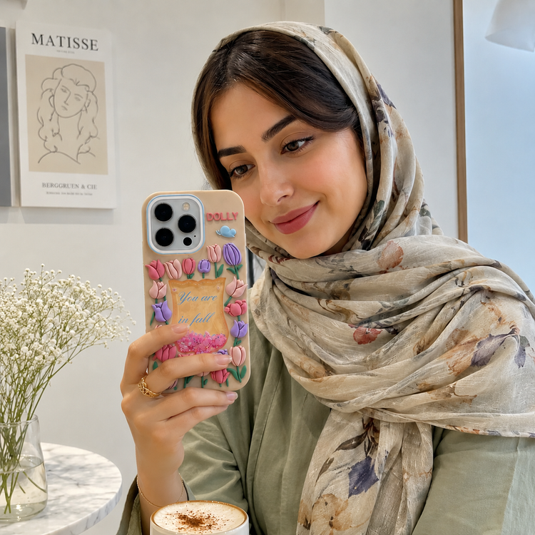 قاب آیفون 13 پرو مدل Dolly Floral با طراحی سه بعدی گلهای رنگی و طرح فانتزی