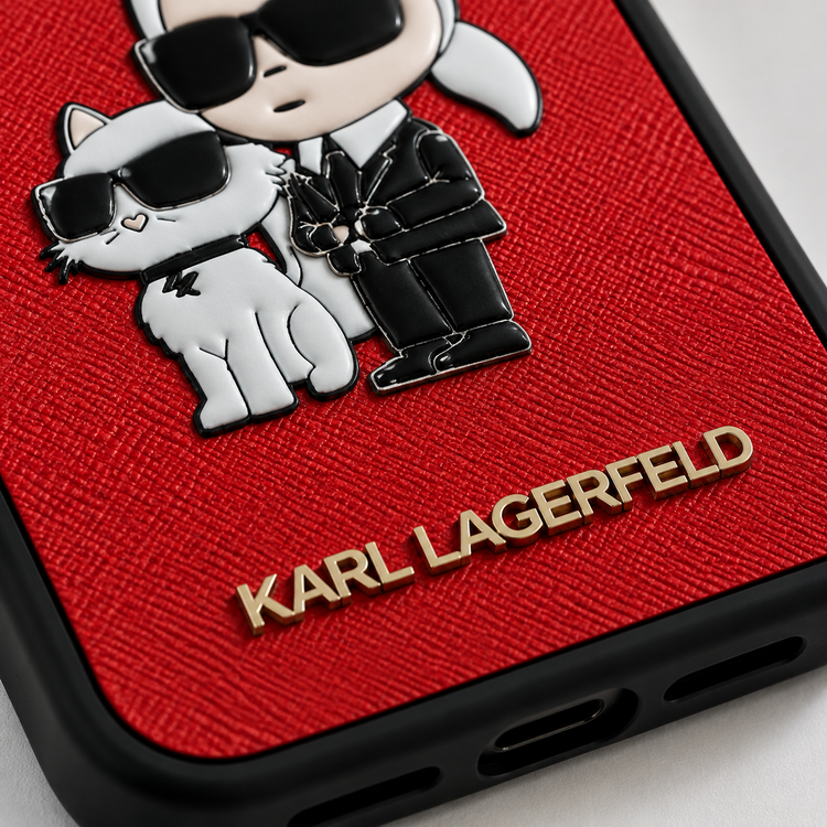 قاب آیفون 15 پرو مکس Karl Lagerfeld قرمز با فریم مشکی و طرح برجسته کارل و گربه